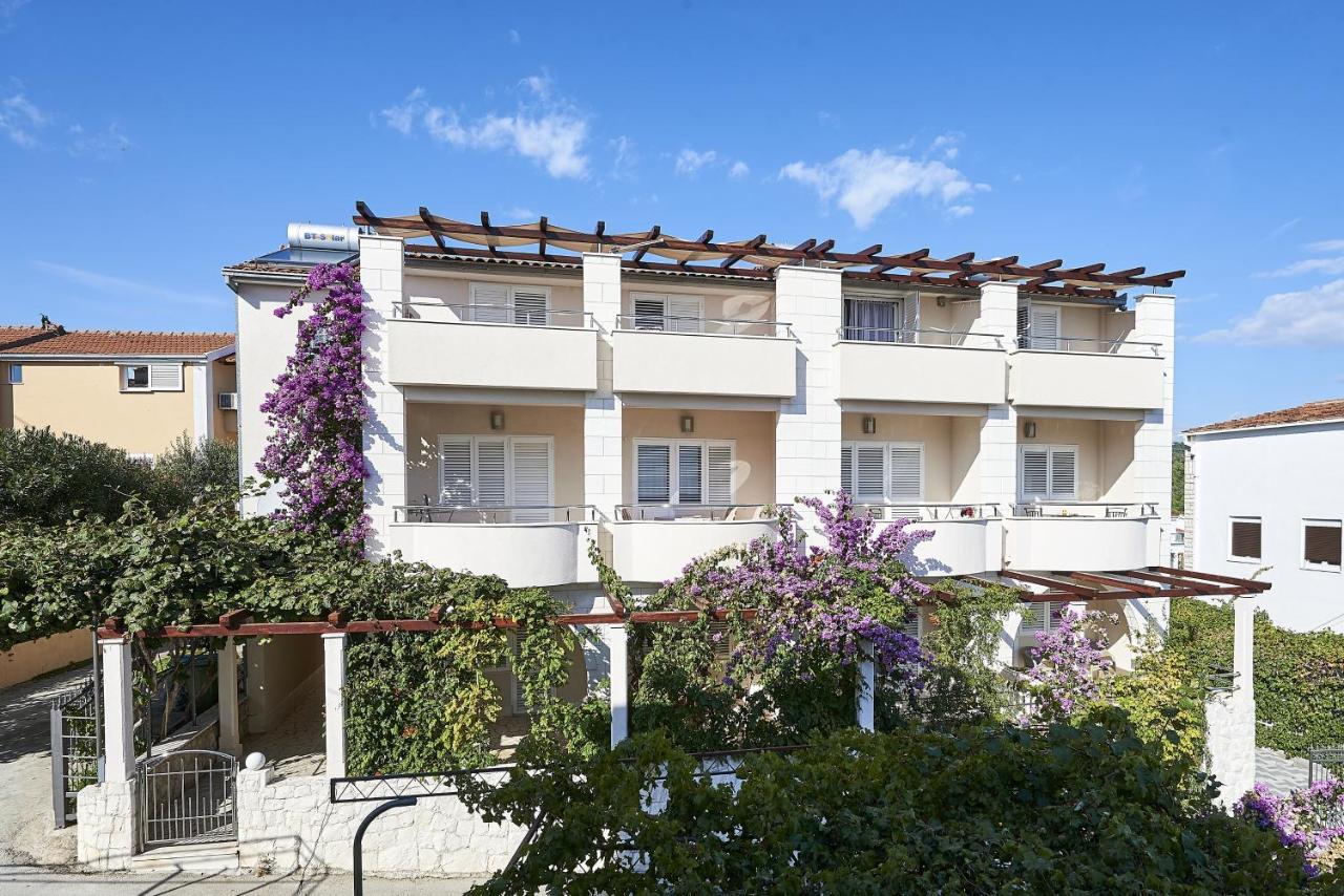 Apartments With A Parking Space Mavarstica, Ciovo - 17803 Traù Esterno foto